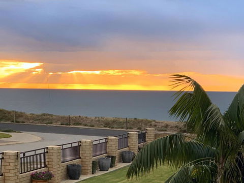 Relaxing Getaway Beachfront Access Multi Family Pets Mandurah - Accommodation Cairns 1