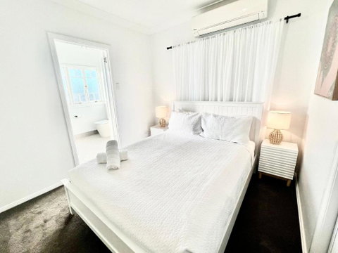 Renovated Queenslander - Upstairs 2km To Stadium - Accommodation Cairns 2