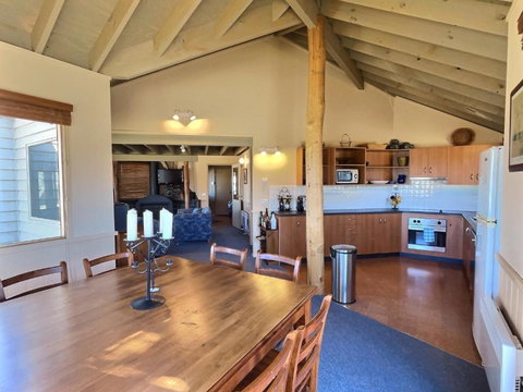 Red Robin - Accommodation Cairns 3