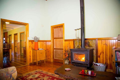 Red Tractor Retreat - Accommodation Cairns 1