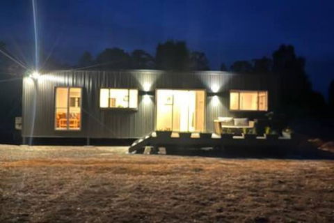 Redman View Luxury Lakeside Cabin - Accommodation Cairns 0