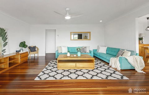 RELAX @48 CLOSE TO BEACH Sleeps 7 - Accommodation Cairns 3