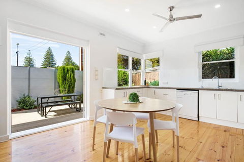 Relaxing 3BR Beachside Haven Grange - Accommodation Cairns 0