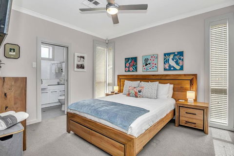 Relaxing Getaway Steps From Grange Beach - Accommodation Cairns 3