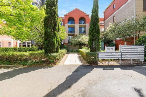 Relaxing Park View 2 Bedrooms Apartment Free Wi-Fi - Accommodation Cairns 0