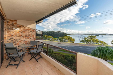 Renas Court 2 - Accommodation Cairns 1