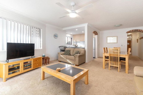 Renas Court 2 - Accommodation Cairns 2