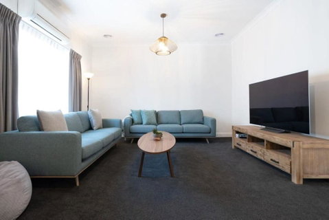 Renovated Delight In Invermay - Accommodation Cairns 0