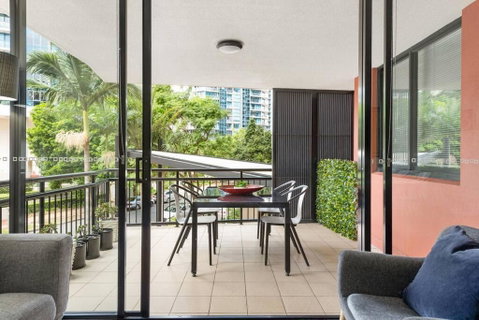 Resort Living - 10mins CBD - 2Bed / 2Bath / 1Car - Accommodation Cairns 1