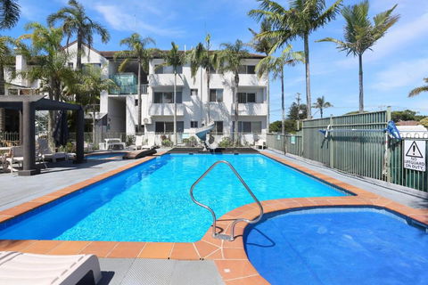Resort Style Holiday - Accommodation Cairns 0