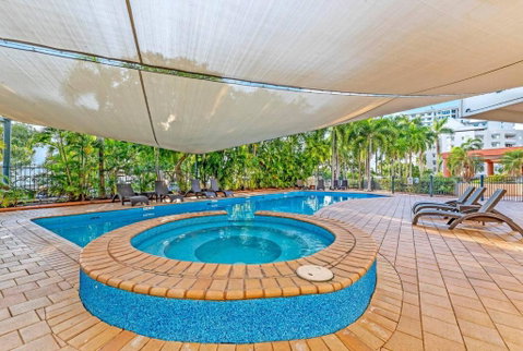 Resort Style King Pad With Sparkling Sea Views - Accommodation Cairns 1