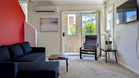 Retreat Townhouse Pentridge Village - Accommodation Cairns 0