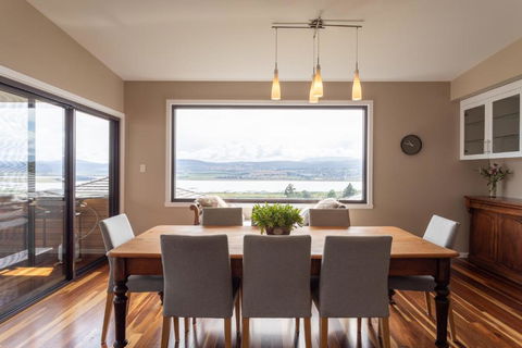 River Haven Serene Spacious With River Views - Accommodation Cairns 1