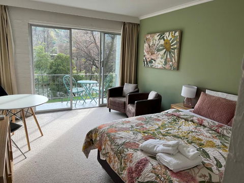 Riverbank Park MOTEL - Accommodation Cairns 1