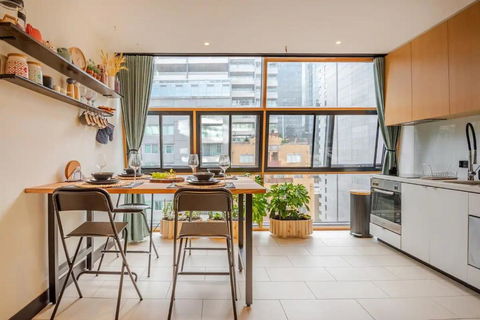 Riverside Apartment Melbourne CBD - Accommodation Cairns 0
