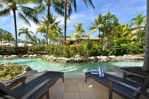 Resort-style Swim Out - A True Tropical Oasis - Accommodation Cairns 0