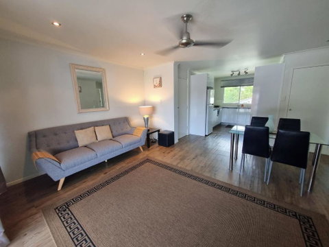 Residential Two-bedroom Unit On The Strand, Self-check In, Wi-fi - Accommodation Cairns 0