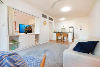 Reefside Escape with Accommodation Cairns