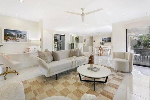 Riviera Road Miami - 4BRM Dual Villa - Accommodation Cairns 0