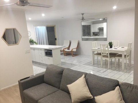 Robin Joy - Accommodation Cairns 2