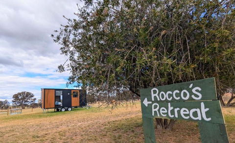 Roccos Retreat By Tiny Away - Accommodation Cairns 3