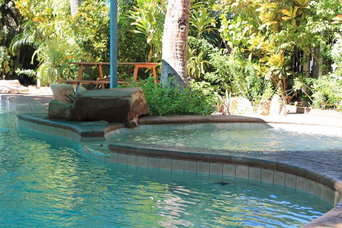 Roey Backpackers And Party Bar - Accommodation Cairns 0