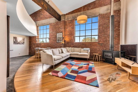 Rooftop Warehouse In Fitzroy - Accommodation Cairns 0