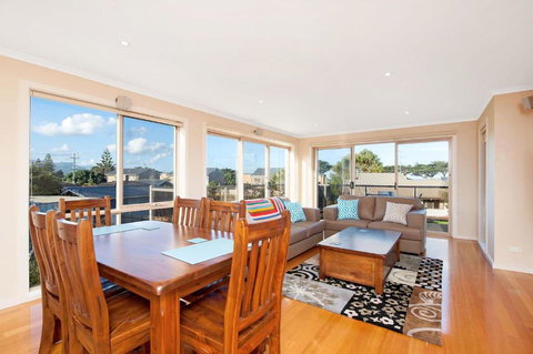 Rose - Accommodation Cairns 0