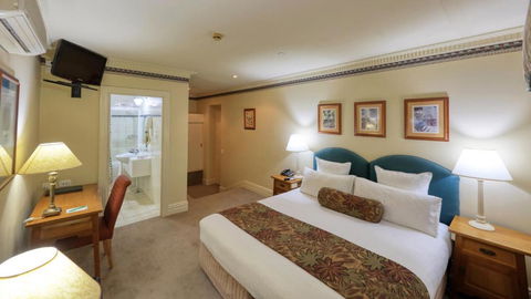 Royal Exchange Hotel - Accommodation Cairns 2