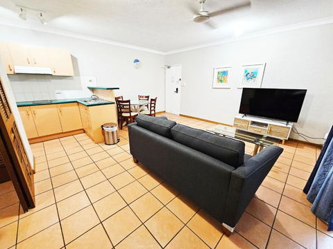 Royal Palm Villas - Accommodation Cairns 0