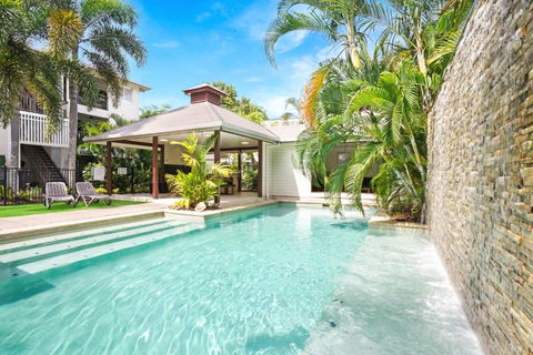 Royal Pavilions 8 - Accommodation Cairns 0