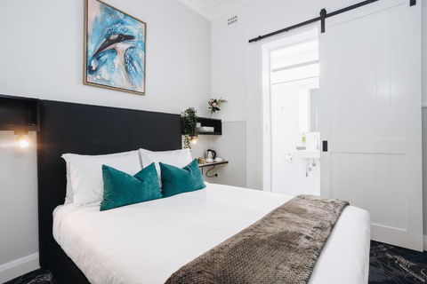 Royal Hotel Wyong - Accommodation Cairns 0