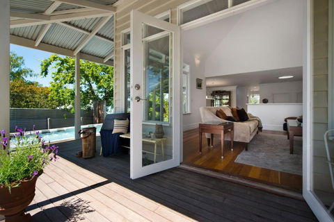 Sades - Accommodation Cairns 2