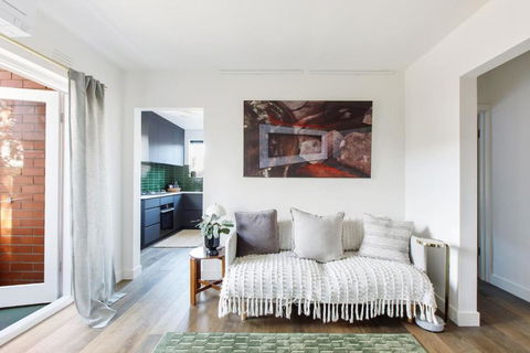 Sage Haven - Laidback St Kilda Beach Living - Accommodation Cairns 0