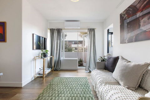 Sage Haven - Laidback St Kilda Beach Living - Accommodation Cairns 1