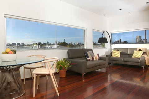 Saint George - The Townhouse - Accommodation Cairns 2