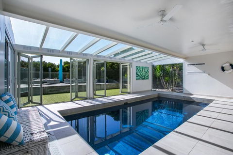 Saltaire - Accommodation Cairns 0