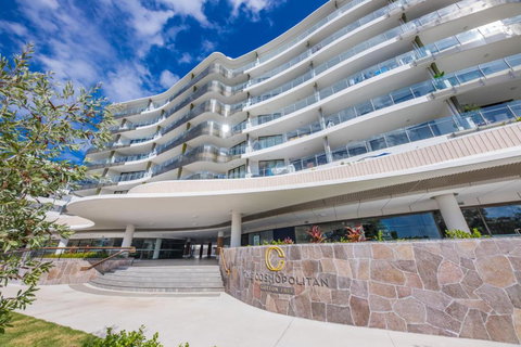 SALTWATER CALM@ The Cosmopolitan Unit 10508 - Accommodation Cairns 0