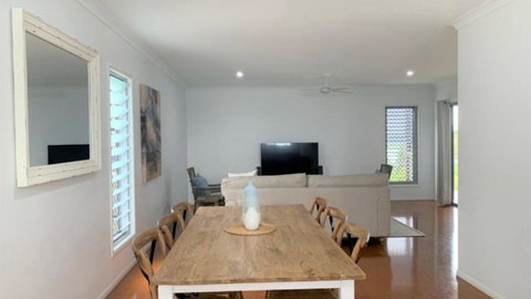 Saltys Place, Pet Friendly And Close To Beach - Accommodation Cairns 1