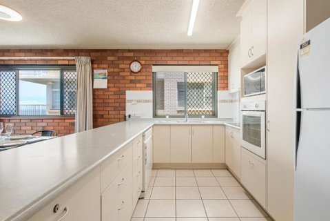 San Clemente Unit 4 24 Orvieto Terrace - Accommodation Cairns 2
