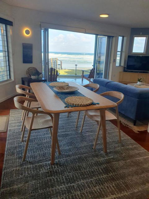 Sanbah-Surf, Views, Beach - Accommodation Cairns 2