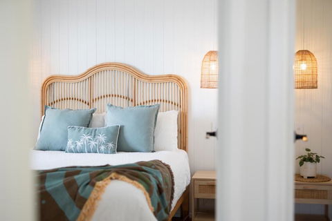 Sanbis Cabin - Hidden Boutique Retreat, Sea Views - Accommodation Cairns 0