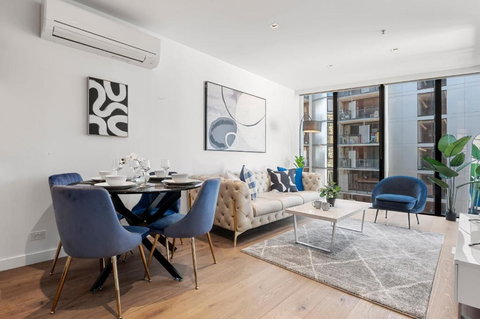 Rooftop Pool Stunning Apt At Marvel Stadium With Free Parking - Accommodation Cairns 0