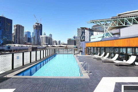 Rooftop Pool Stunning Apt At Marvel Stadium With Free Parking - Accommodation Cairns 2