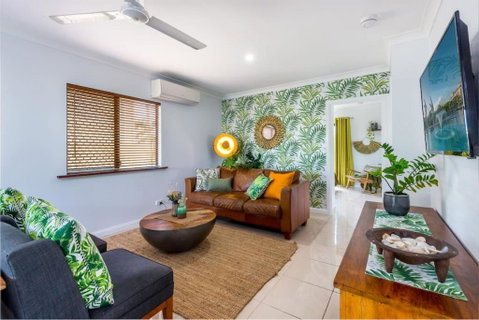 Savannah House - Accommodation Cairns 0