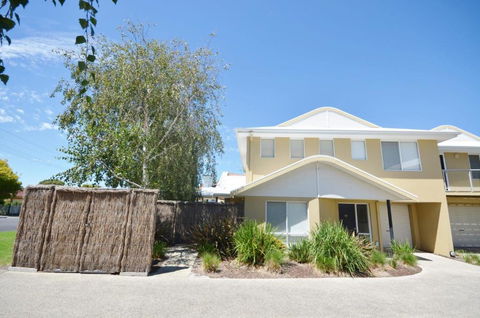 Sandpiper 10 - Close To Town And Beach - Accommodation Cairns 0