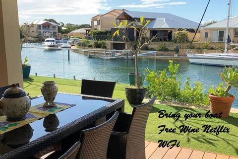 Sandpiper Island Tranquil Waterfront Views & Jetty - Accommodation Cairns 0