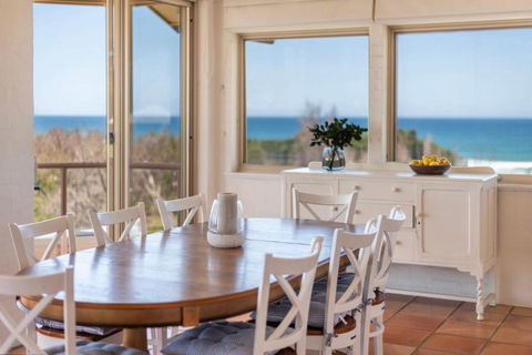 Sandrift Two - Oceanstays - Accommodation Cairns 2