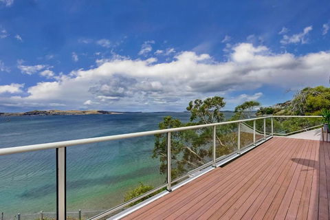 Sandy Bay Beachfront Oasis Direct Beach Access - Accommodation Cairns 1