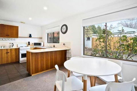 Sandy Bay Cozy Cottage Close To CBD - Accommodation Cairns 1